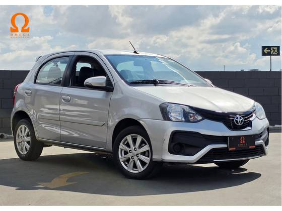 TOYOTA ETIOS 1.5 X PLUS 16V FLEX 4P AUTOMÁTICO TOYOTA ETIOS 1.5 X PLUS 16V FLEX 4P AUTOMÁTICO